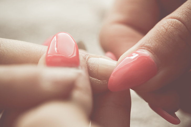 Jak wybrać kształt paznokci do swojej naturalnej płytki?