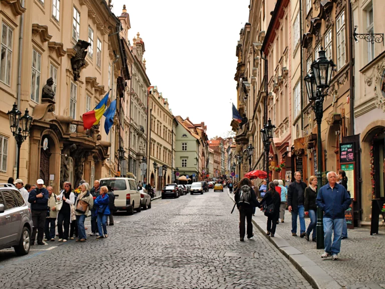 Co w Czechach jest tańsze niż w Polsce? Co warto kupić w Czechach?
